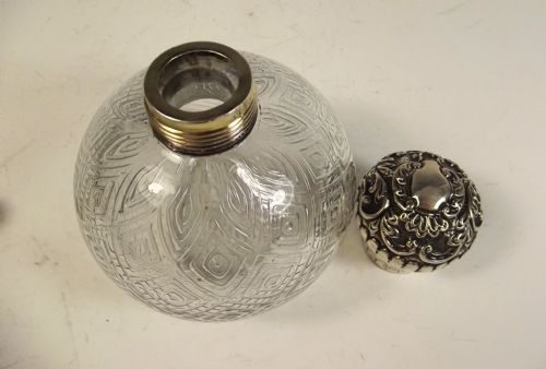 STOURBRIDGE DIAMOND AIR TRAP GLASS SILVER TOPPED SCENT BOTTLE - ADDITIONAL PHOTO 4