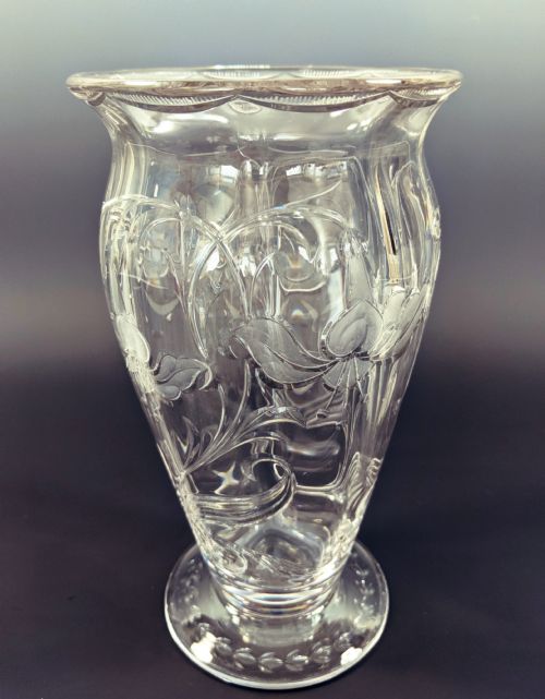 thomas webb intaglio cut glass fuchsia vase - CATEGORY: ANTIQUE GLASS - DATED 1910