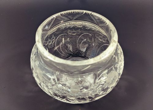 STEVENS AND WILLIAMS INTAGLIO CUT ROCOCO GLASS POSY BOWL - ADDITIONAL PHOTO 4