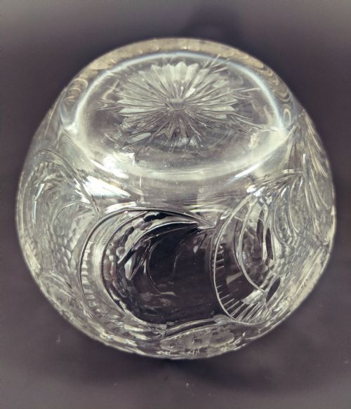 STEVENS AND WILLIAMS INTAGLIO CUT ROCOCO GLASS POSY BOWL - ADDITIONAL PHOTO 5