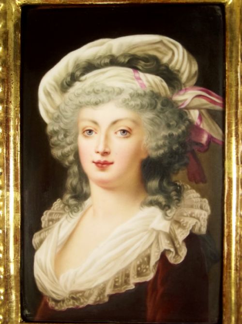 19TH C CONTINENTAL PAINTED PORCELAIN PORTRAIT PLAQUE GILTWOOD FRAME - ADDITIONAL PHOTO 3