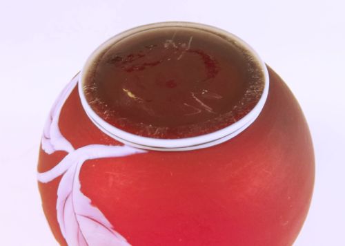 THOMAS WEBB WHITE OVER RED CAMEO GLASS VASE - ADDITIONAL PHOTO 4