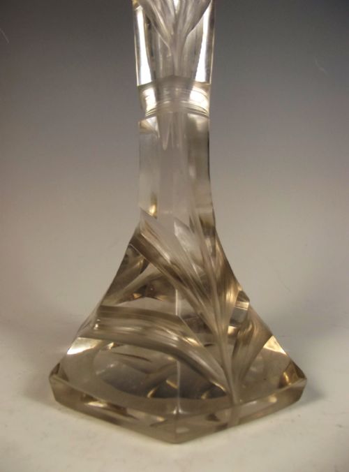 LARGE MOSER GREEN TINT TO CLEAR INTAGLIO CUT GLASS IRIS VASE - ADDITIONAL PHOTO 4