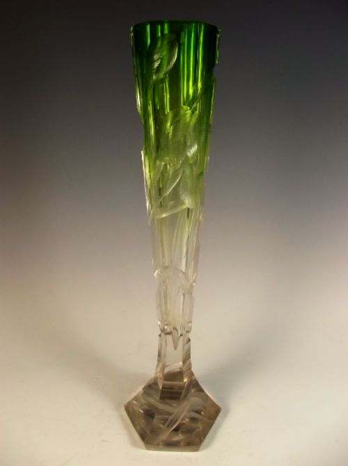 LARGE MOSER GREEN TINT TO CLEAR INTAGLIO CUT GLASS IRIS VASE - ADDITIONAL PHOTO 8