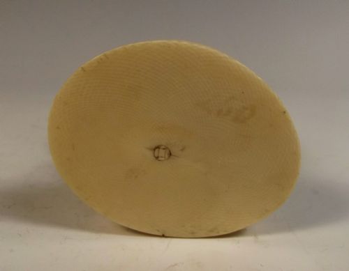 JAPANESE MEIJI PERIOD CARVED IVORY OKIMONO OF AN OARSMAN - ADDITIONAL PHOTO 8