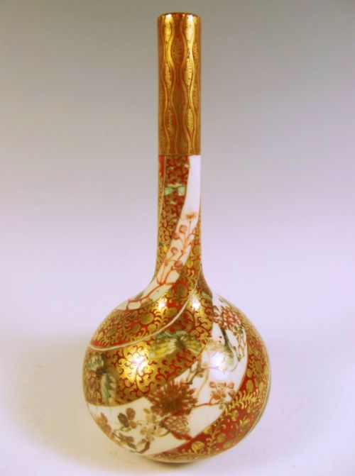 PAIR OF JAPANESE MEIJI PERIOD KUTANI PORCELAIN VASES - ADDITIONAL PHOTO 3