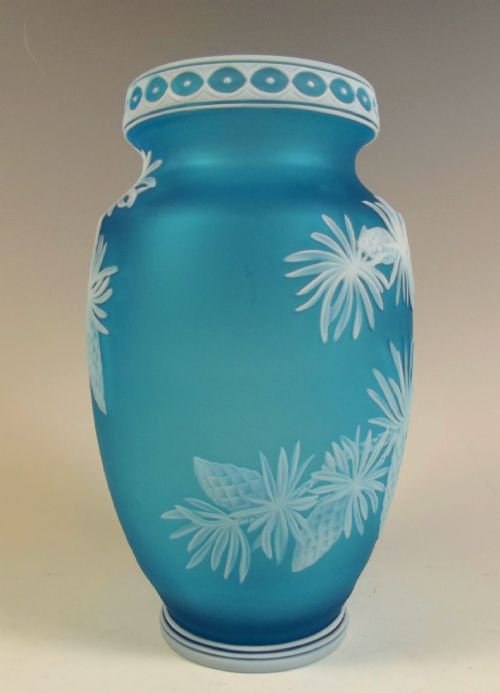 THOMAS WEBB WHITE ON BLUE CAMEO GLASS PINE CONE VASE - ADDITIONAL PHOTO 1