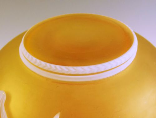 THOMAS WEBB WHITE ON OCHRE CAMEO GLASS PEACE LILY VASE - ADDITIONAL PHOTO 4