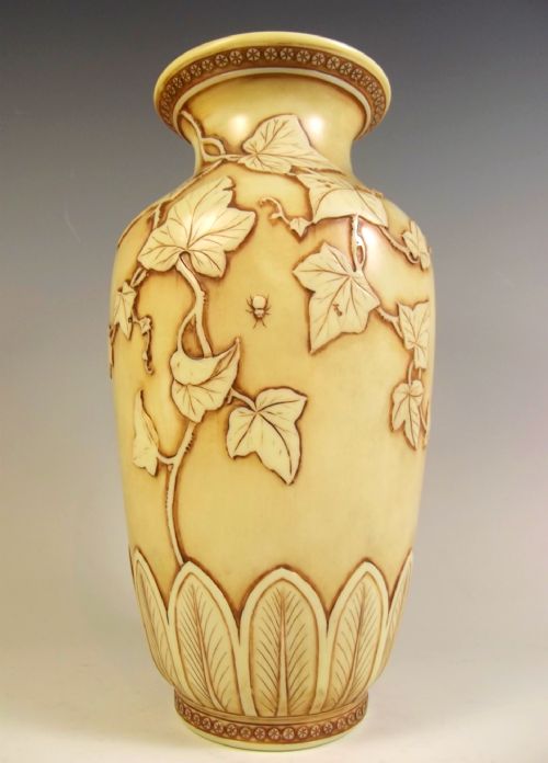 thomas webb and sons old ivory cameo glass vase - CATEGORY: ANTIQUE GLASS - DATED 1890