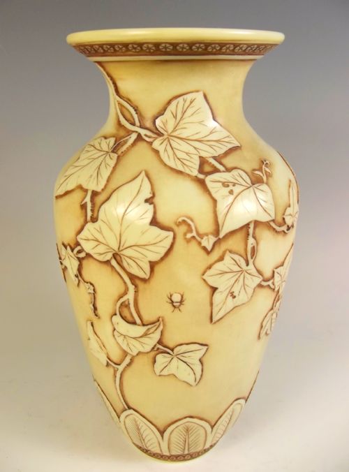 THOMAS WEBB AND SONS OLD IVORY CAMEO GLASS VASE - ADDITIONAL PHOTO 1