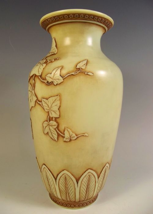 THOMAS WEBB AND SONS OLD IVORY CAMEO GLASS VASE - ADDITIONAL PHOTO 3