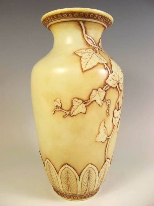 THOMAS WEBB AND SONS OLD IVORY CAMEO GLASS VASE - ADDITIONAL PHOTO 7