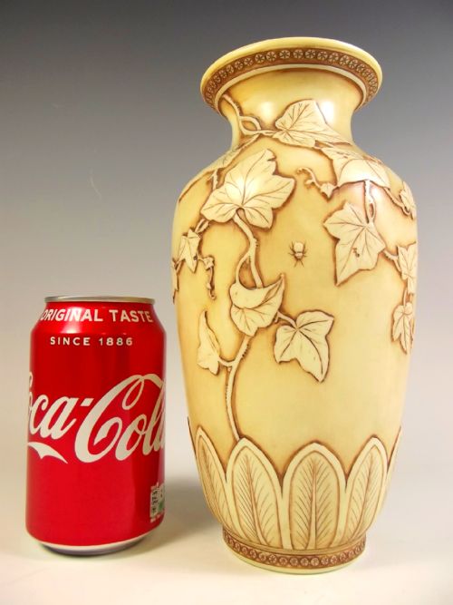 THOMAS WEBB AND SONS OLD IVORY CAMEO GLASS VASE - ADDITIONAL PHOTO 8