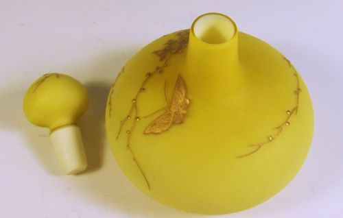 BOHEMIAN CARAMEL BURMESE GLASS SCENT BOTTLE WITH GILT DECORATION - ADDITIONAL PHOTO 2