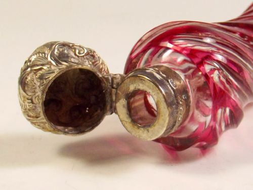 19TH C BOHEMIAN OVERLAY GLASS SILVER DOUBLE ENDED SCENT BOTTLE - ADDITIONAL PHOTO 3