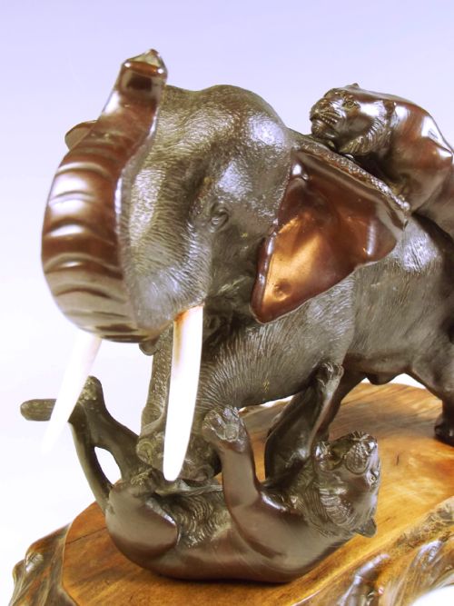 JAPANESE MEIJI PERIOD BRONZE ELEPHANT AND TIGER GROUP ON STAND - ADDITIONAL PHOTO 2