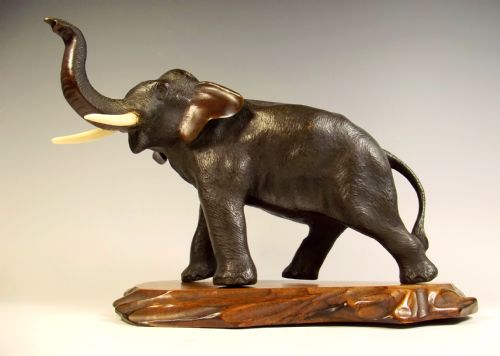 JAPANESE MEIJI PERIOD BRONZE ELEPHANT ON STAND - ADDITIONAL PHOTO 3