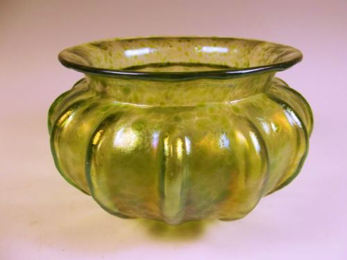 bohemian loetz green papillon ribbed bowl - CATEGORY: ANTIQUE GLASS - DATED 1900