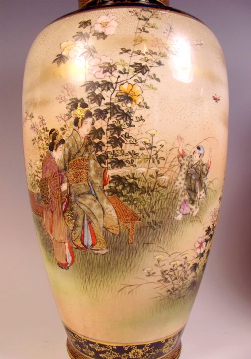 LARGE PAIR JAPANESE MEIJI PERIOD SATSUMA VASES BY HOZAN - ADDITIONAL PHOTO 5