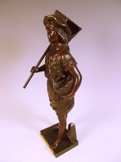 JEAN GARNIER BRONZE FIGURE OF A SHRIMP FISHERWOMAN - ADDITIONAL PHOTO 1