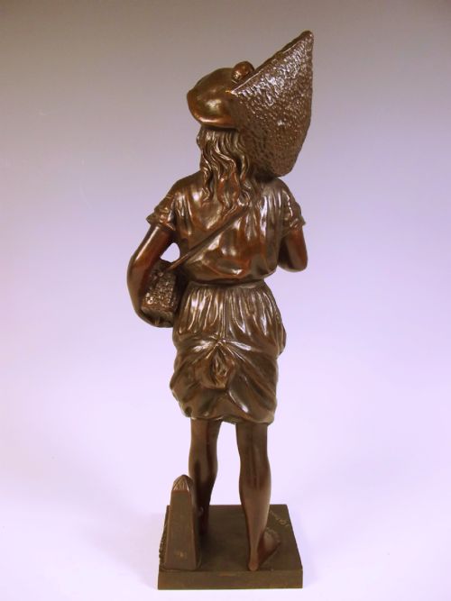 JEAN GARNIER BRONZE FIGURE OF A SHRIMP FISHERWOMAN - ADDITIONAL PHOTO 2