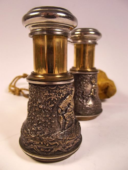 PAIR OF LATE VICTORIAN CHINOISERIE OPERA GLASSES - ADDITIONAL PHOTO 1
