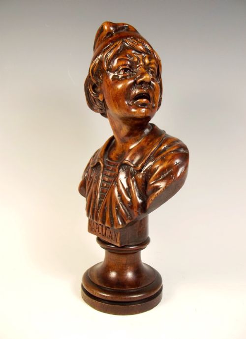 WALNUT BUST OF A NEAPOLITAN GENTLEMAN BY VICTOR AIMONE - ADDITIONAL PHOTO 3