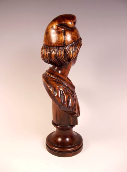 WALNUT BUST OF A NEAPOLITAN GENTLEMAN BY VICTOR AIMONE - ADDITIONAL PHOTO 4
