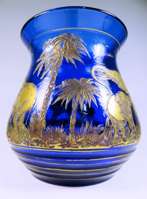 MOSER KARLSBAD GILT CAMEO ELEPHANT VASE ANIMOR SERIES - ADDITIONAL PHOTO 3
