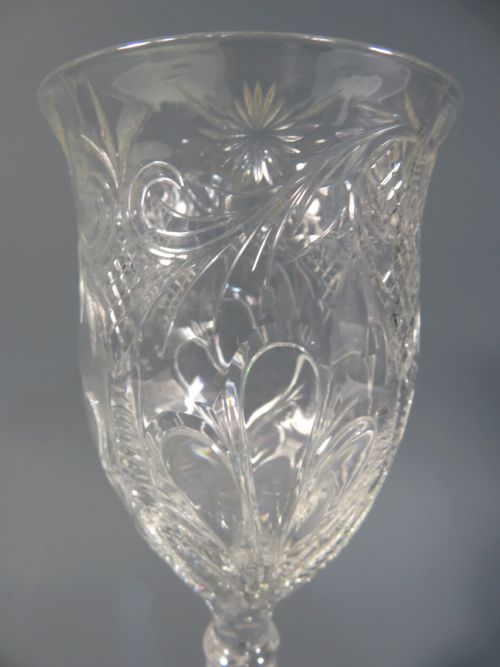 STEVENS AND WILLIAMS ROCK CUT WINE GLASS - ADDITIONAL PHOTO 2