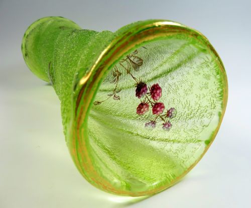 FRENCH FIRST PERIOD CAMEO URANIUM GLASS VASE BY EMILE GALLE - ADDITIONAL PHOTO 10