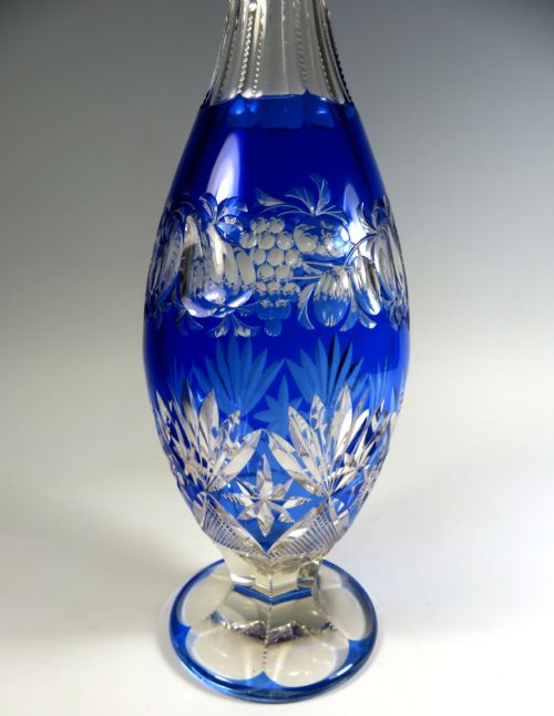 VAL SAINT LAMBERT BLUE FLASHED INTAGLIO CUT GLASS DECANTER - ADDITIONAL PHOTO 4