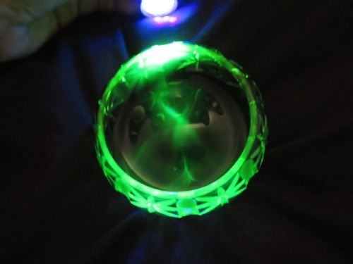 STEVENS AND WILLIAMS 2 COLOUR URANIUM GLASS PRESERVE POTS - ADDITIONAL PHOTO 10