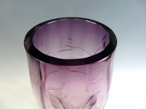 HUGE MOSER INTAGLIO CUT GLASS VASE - ADDITIONAL PHOTO 6
