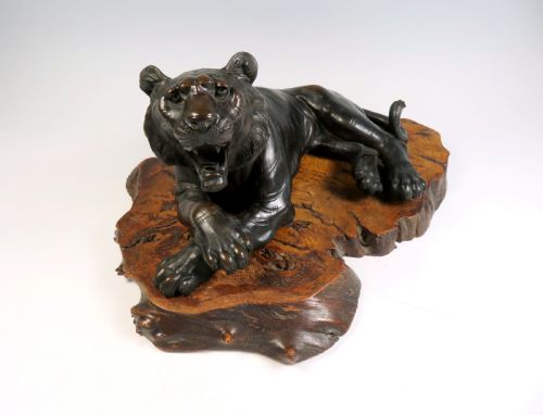 JAPANESE MEIJI PERIOD BRONZE RECUMBENT TIGER - ADDITIONAL PHOTO 1