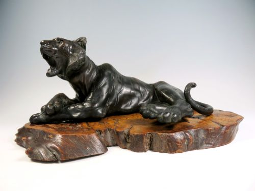 JAPANESE MEIJI PERIOD BRONZE RECUMBENT TIGER - ADDITIONAL PHOTO 2