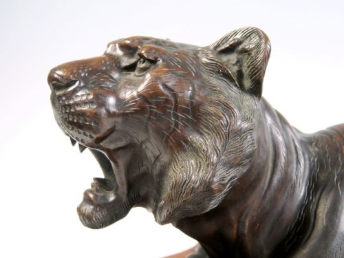 JAPANESE MEIJI PERIOD BRONZE RECUMBENT TIGER - ADDITIONAL PHOTO 7