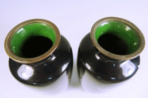 PAIR OF JAPANESE MEIJI PERIOD SILVER WIRE CLOISONNE ENAMEL VASES - ADDITIONAL PHOTO 6