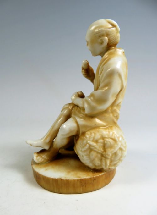 JAPANESE MEIJI PERIOD PORCELAIN EGG TESTER OKIMONO - ADDITIONAL PHOTO 3