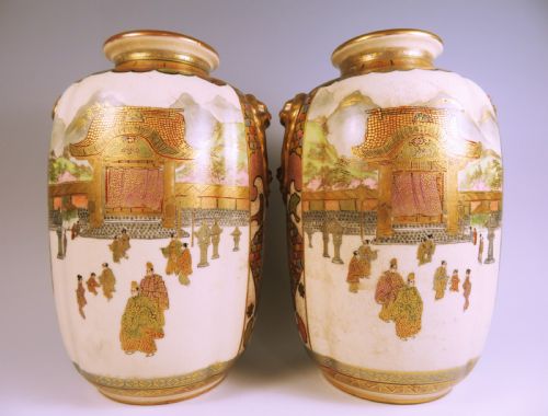 pair japanese lobed satsuma vases daimyo procession - CATEGORY: ANTIQUE VASES - DATED 1910