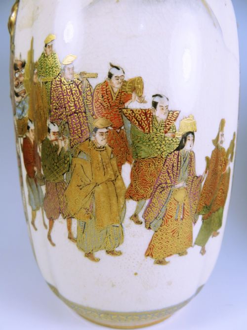 PAIR JAPANESE LOBED SATSUMA VASES DAIMYO PROCESSION - ADDITIONAL PHOTO 2