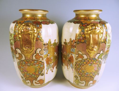 PAIR JAPANESE LOBED SATSUMA VASES DAIMYO PROCESSION - ADDITIONAL PHOTO 4