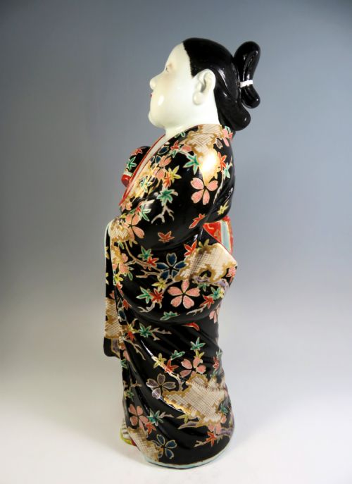 LARGE JAPANESE KUTANI POTTERY FIGURE OF OKAME - ADDITIONAL PHOTO 4