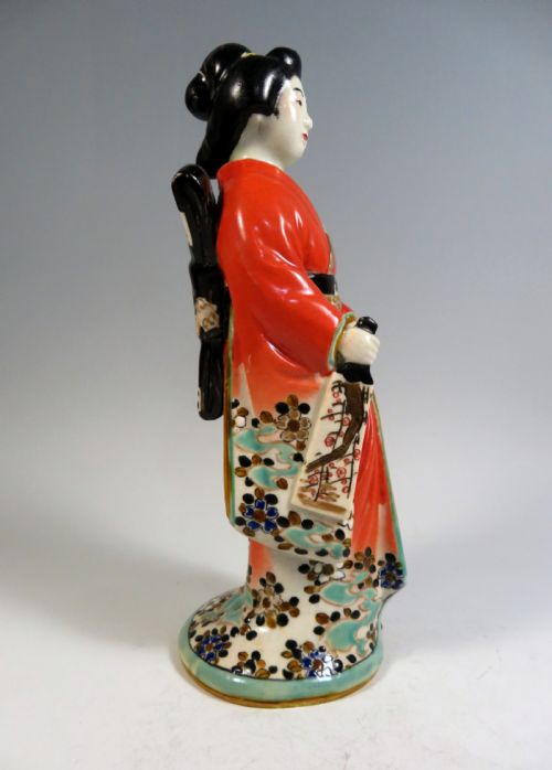 JAPANESE KUTANI POTTERY FIGURE OF A BIJIN - ADDITIONAL PHOTO 1