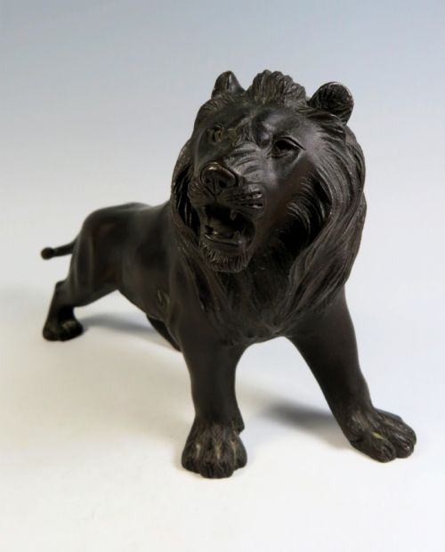 JAPANESE MEIJI PERIOD BRONZE LION OKIMONO - ADDITIONAL PHOTO 2