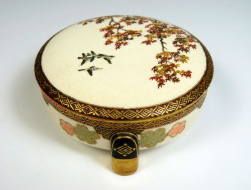 japanese meiji period satsuma kogo by meizan - CATEGORY: ANTIQUE CERAMICS - DATED 1910