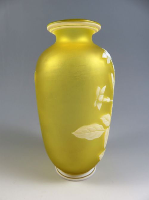 THOMAS WEBB YELLOW CAMEO URANIUM GLASS VASE - ADDITIONAL PHOTO 4