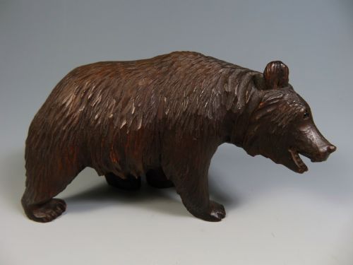 19TH CENTURY BLACK FOREST CARVED WOOD BEAR - ADDITIONAL PHOTO 1