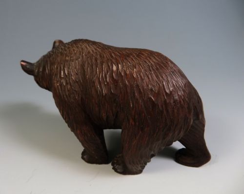 19TH CENTURY BLACK FOREST CARVED WOOD BEAR - ADDITIONAL PHOTO 4