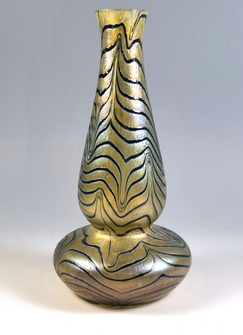 FRITZ HECKERT BOHEMIAN CHANGEANT GLASS KING TUT VASE - ADDITIONAL PHOTO 2